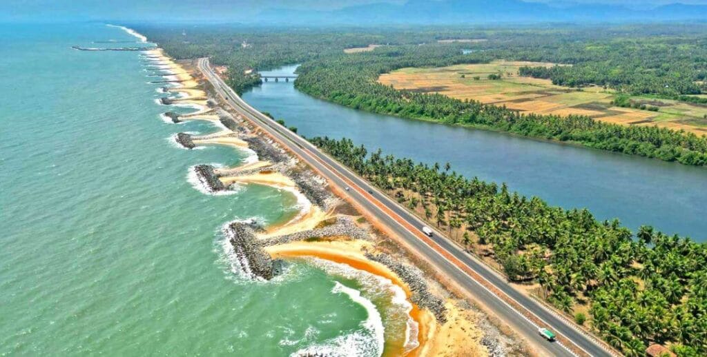 The turquoise water and golden sand of Maravanthe beach